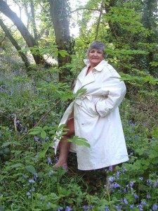 Granny naked & fingering in the woods