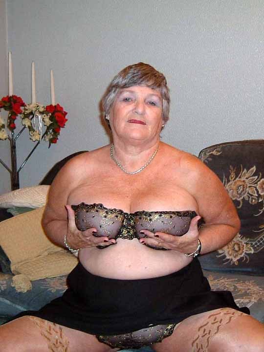 Fat Hairy Grannies - Granny shows how to shave her fat hairy pussy