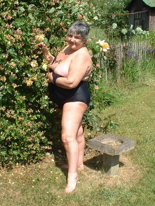 Granmaw Is Naked In The Yard